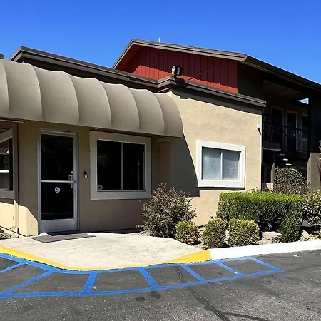 Super 8 By Wyndham Red Bluff Motel